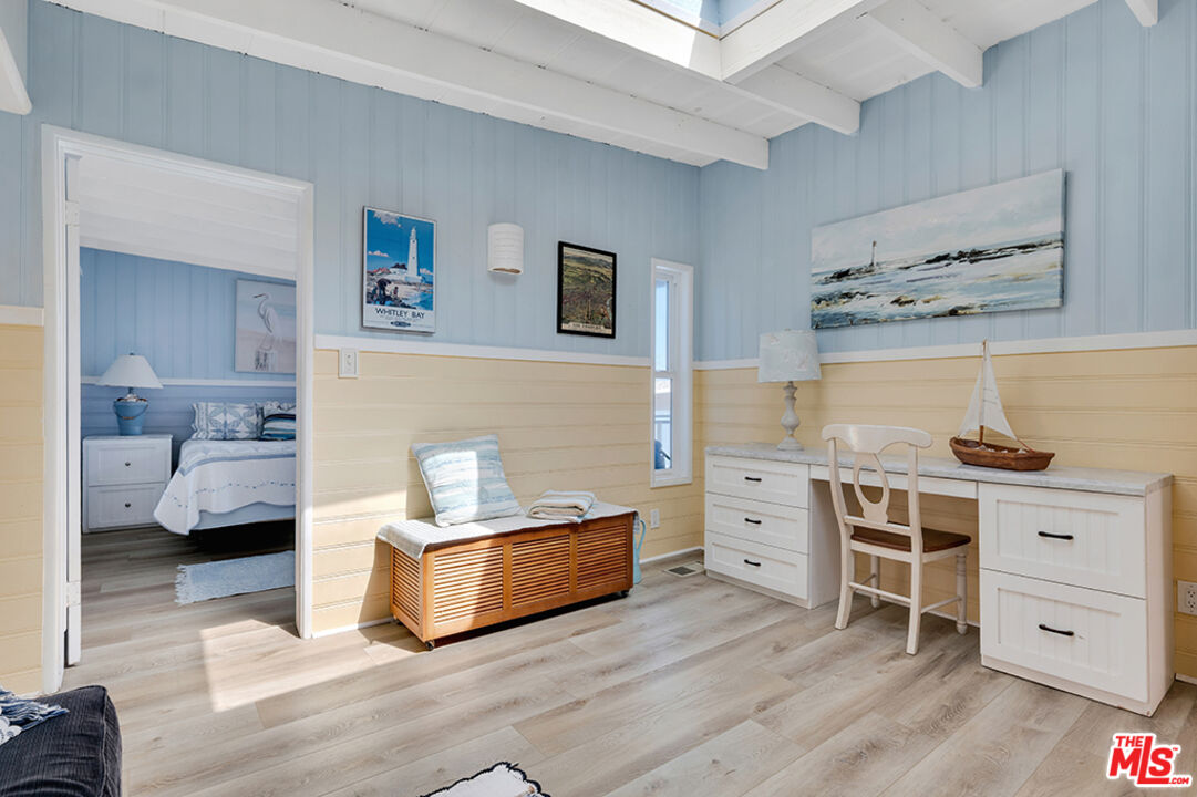 Remodeled 3-Bedroom Cottage on the beach