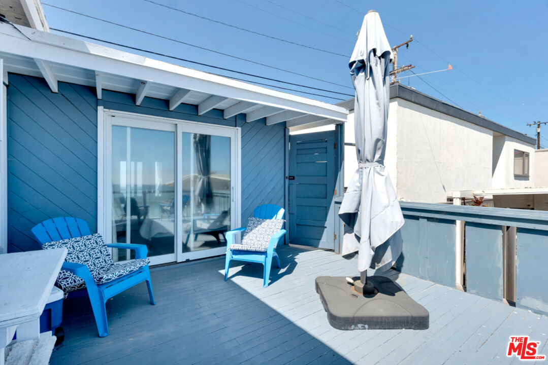 Remodeled 3-Bedroom Cottage on the beach