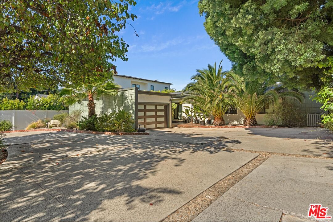 4927 Bellaire Ave