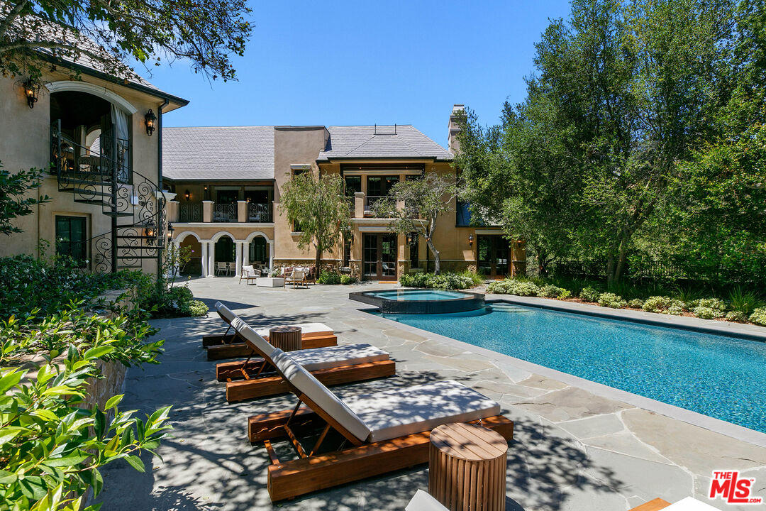 Villa Oeste
