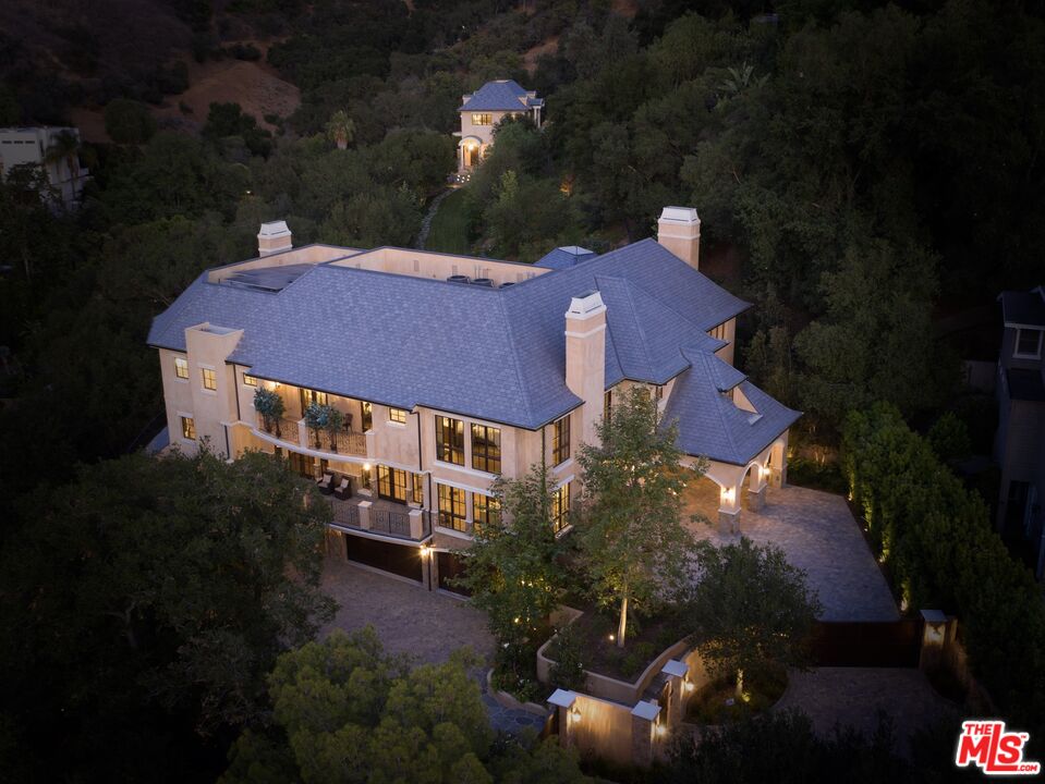 Villa Oeste