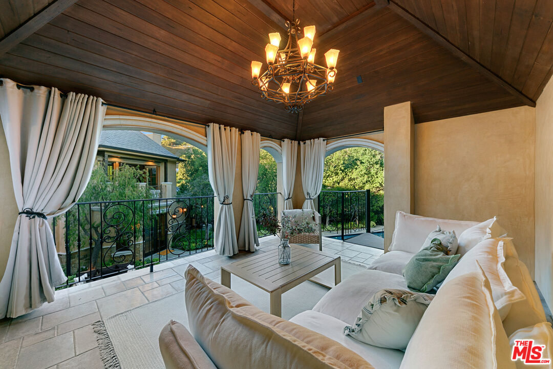 Villa Oeste