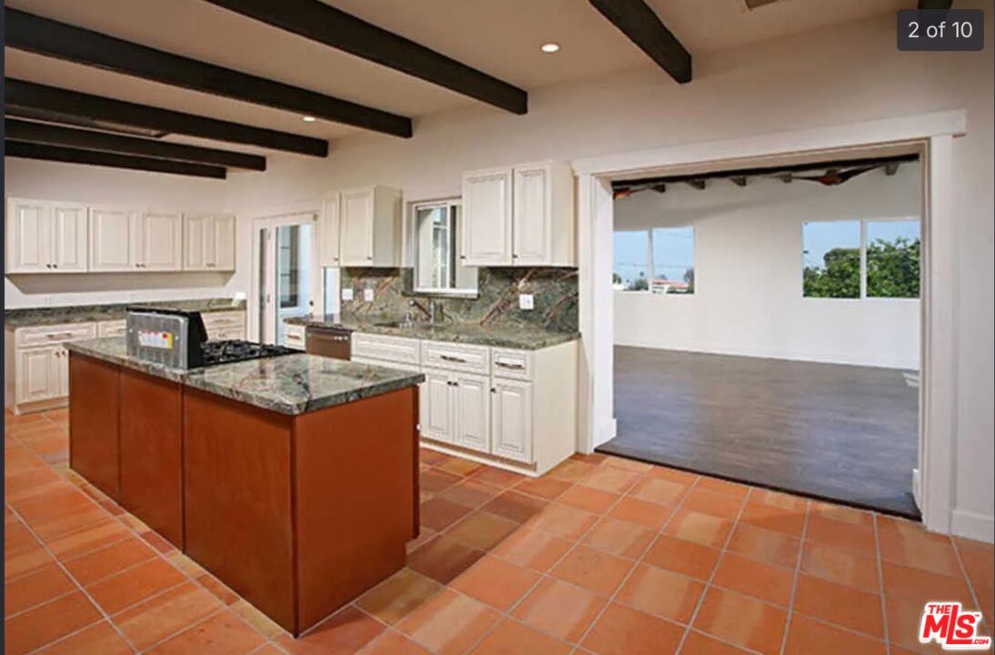 Charm and Privacy in the Hollywood Hills 