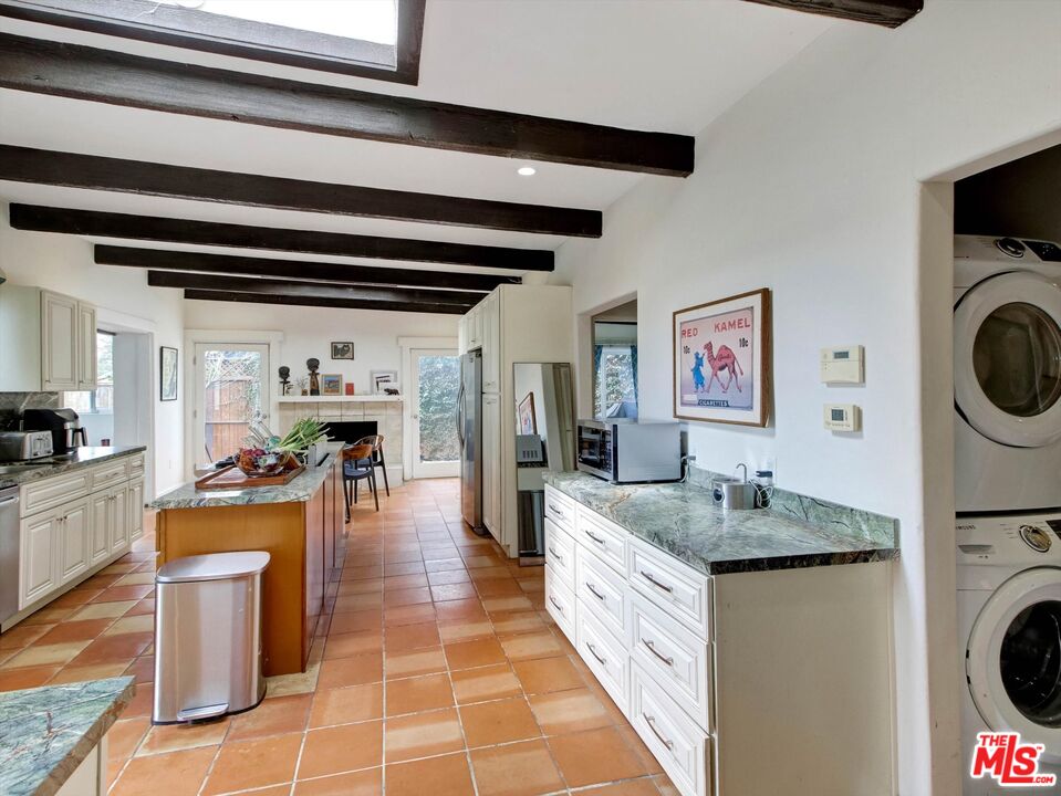 Charm and Privacy in the Hollywood Hills 