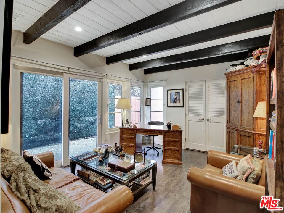 Charm and Privacy in the Hollywood Hills 
