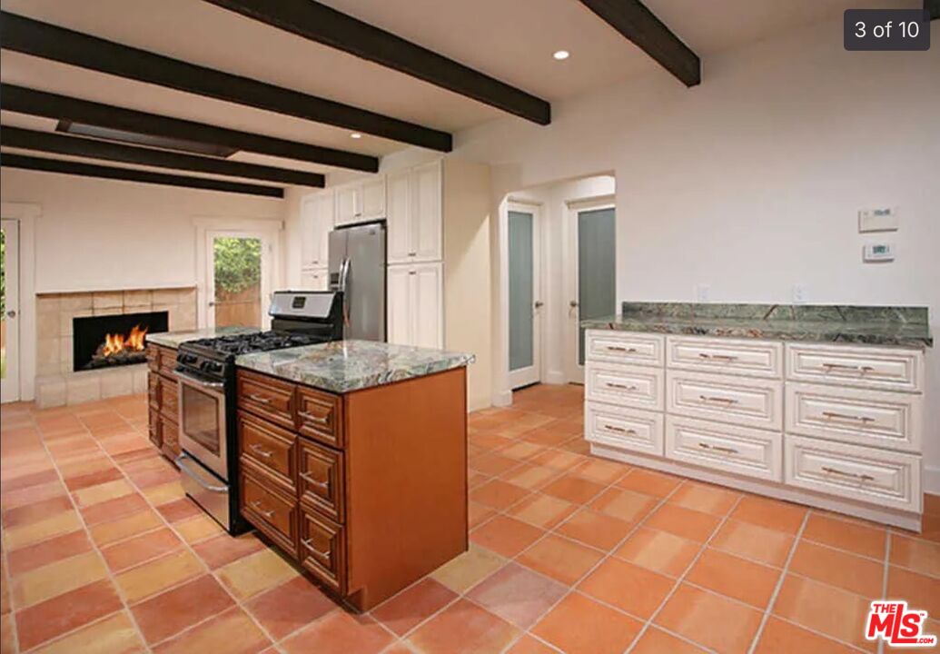 Charm and Privacy in the Hollywood Hills 