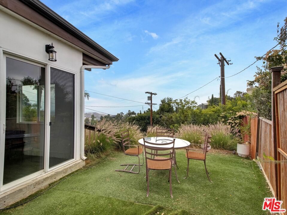 Charm and Privacy in the Hollywood Hills 