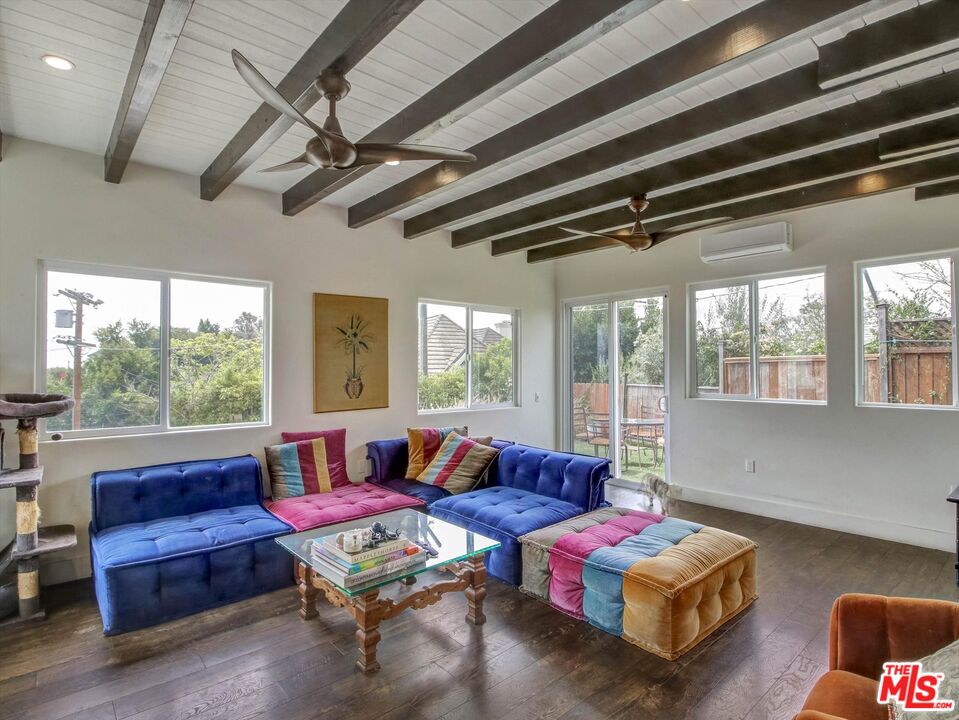 Charm and Privacy in the Hollywood Hills 
