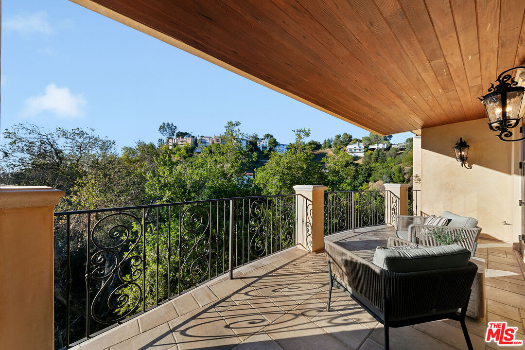 Villa Oeste