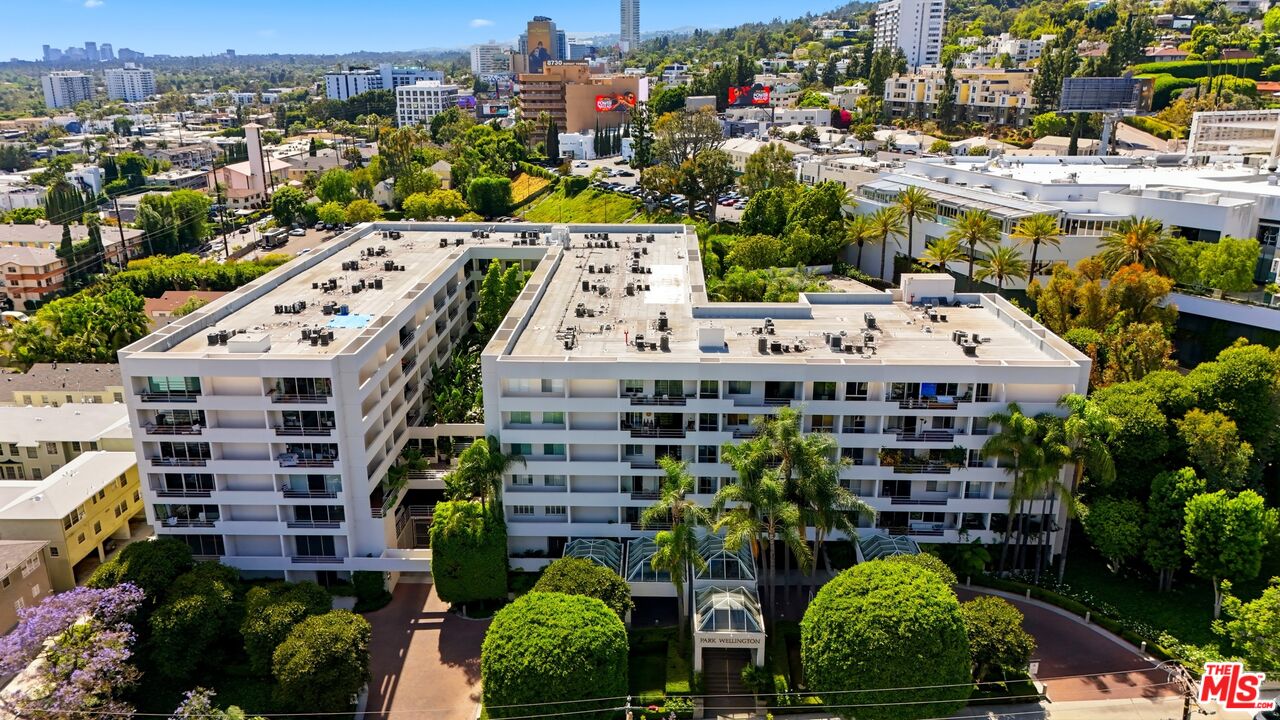 1131 Alta Loma Rd Unit: 326