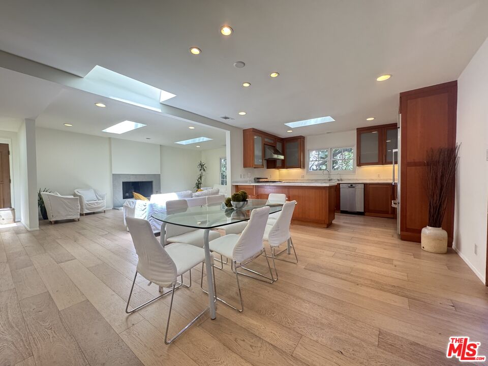 7586 Woodrow Wilson Dr