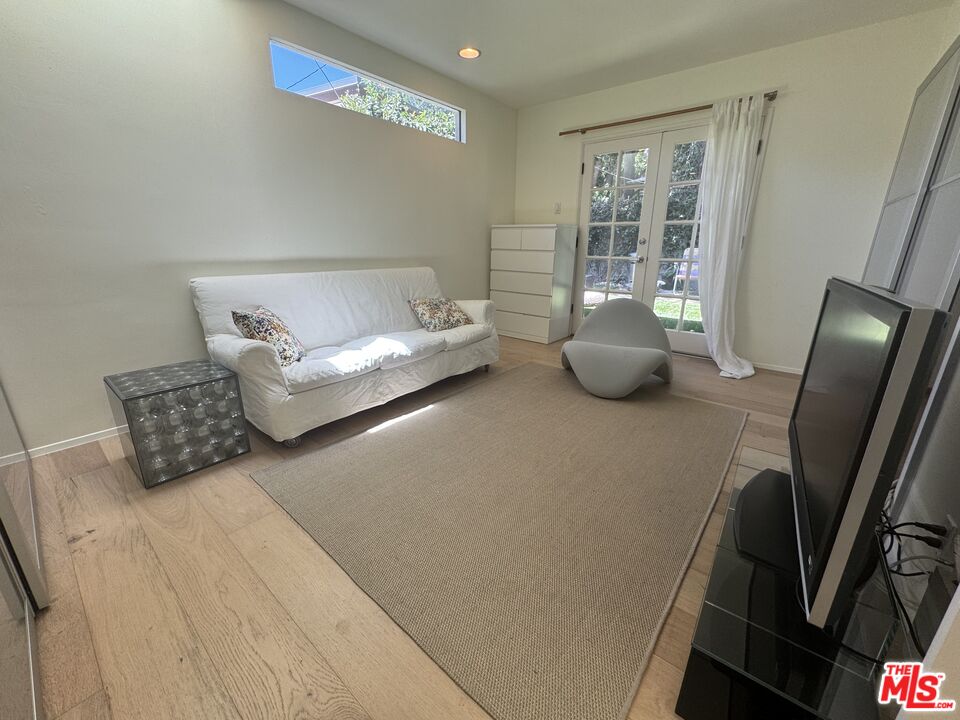 7586 Woodrow Wilson Dr