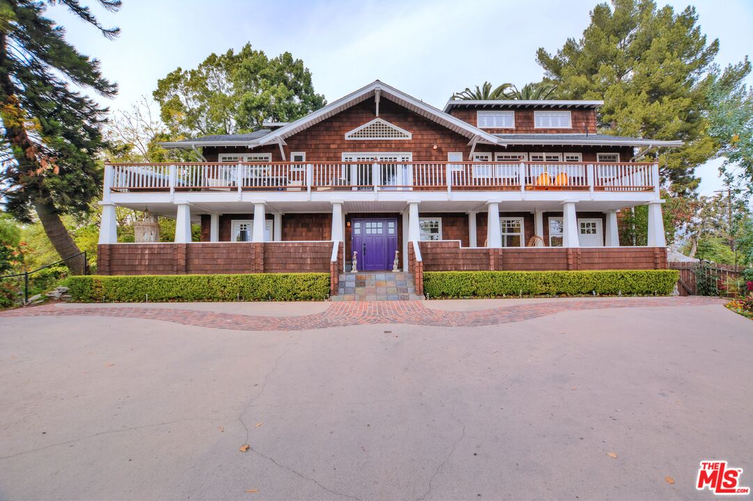 2172 Argyle Ave