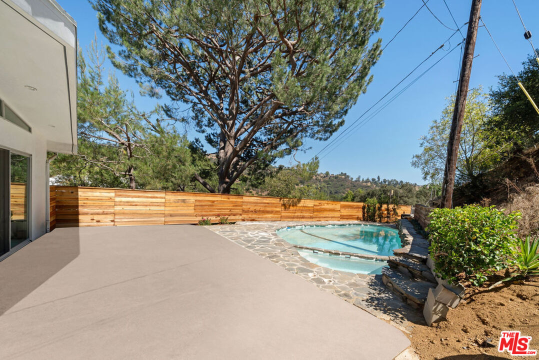 9659 Cedarbrook Dr