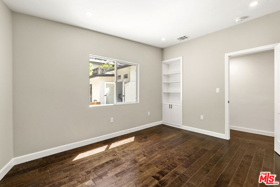 9541 Cedarbrook Dr