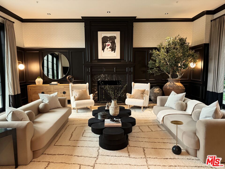 the desirable Riviera Palisades