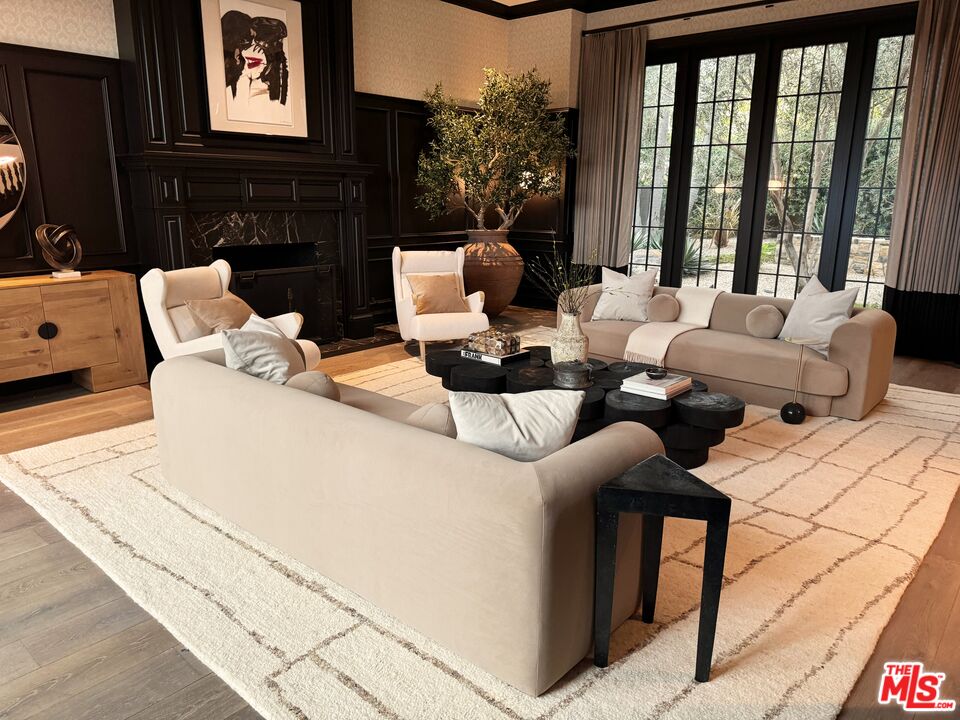 the desirable Riviera Palisades