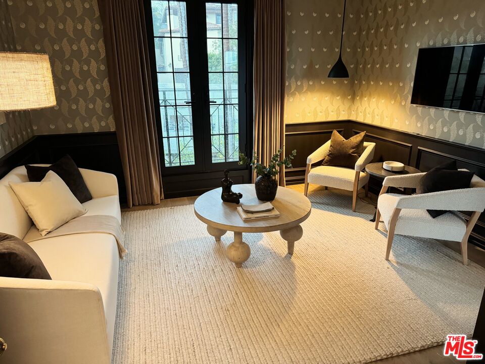 the desirable Riviera Palisades