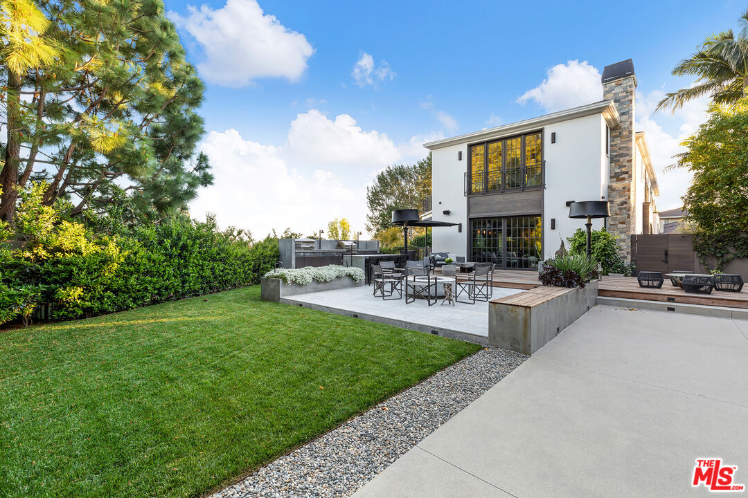 the desirable Riviera Palisades
