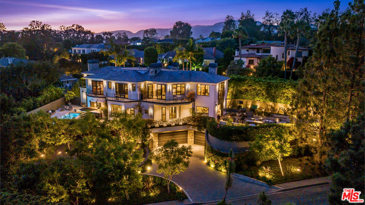 the desirable Riviera Palisades