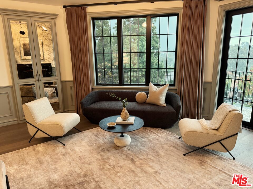 the desirable Riviera Palisades