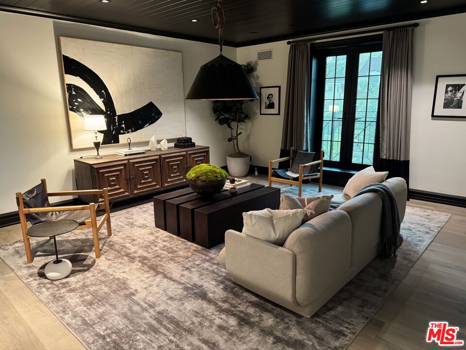 the desirable Riviera Palisades