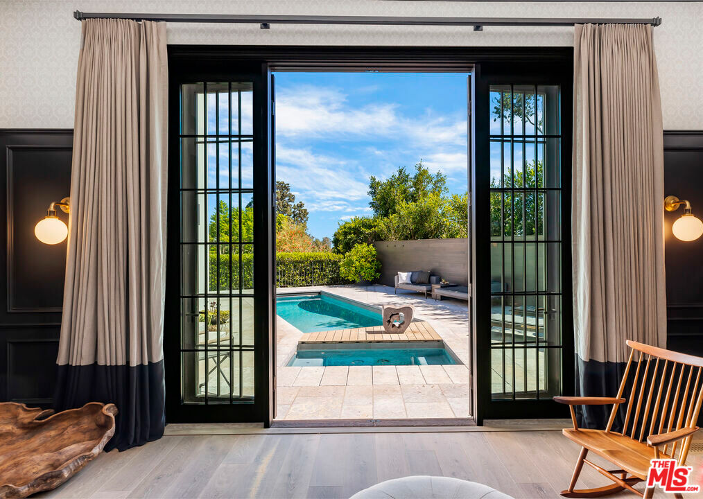 the desirable Riviera Palisades