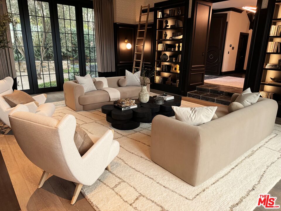 the desirable Riviera Palisades