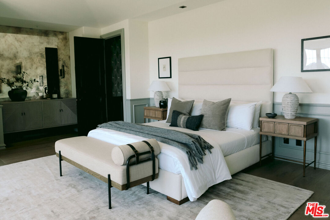 the desirable Riviera Palisades