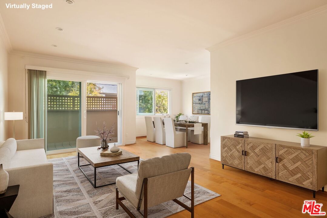 1203 N Sweetzer Ave Unit: 305