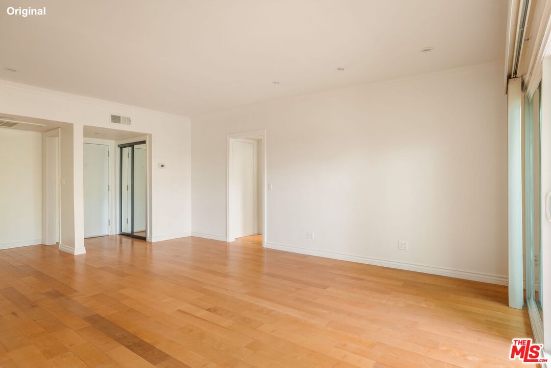 1203 N Sweetzer Ave Unit: 305