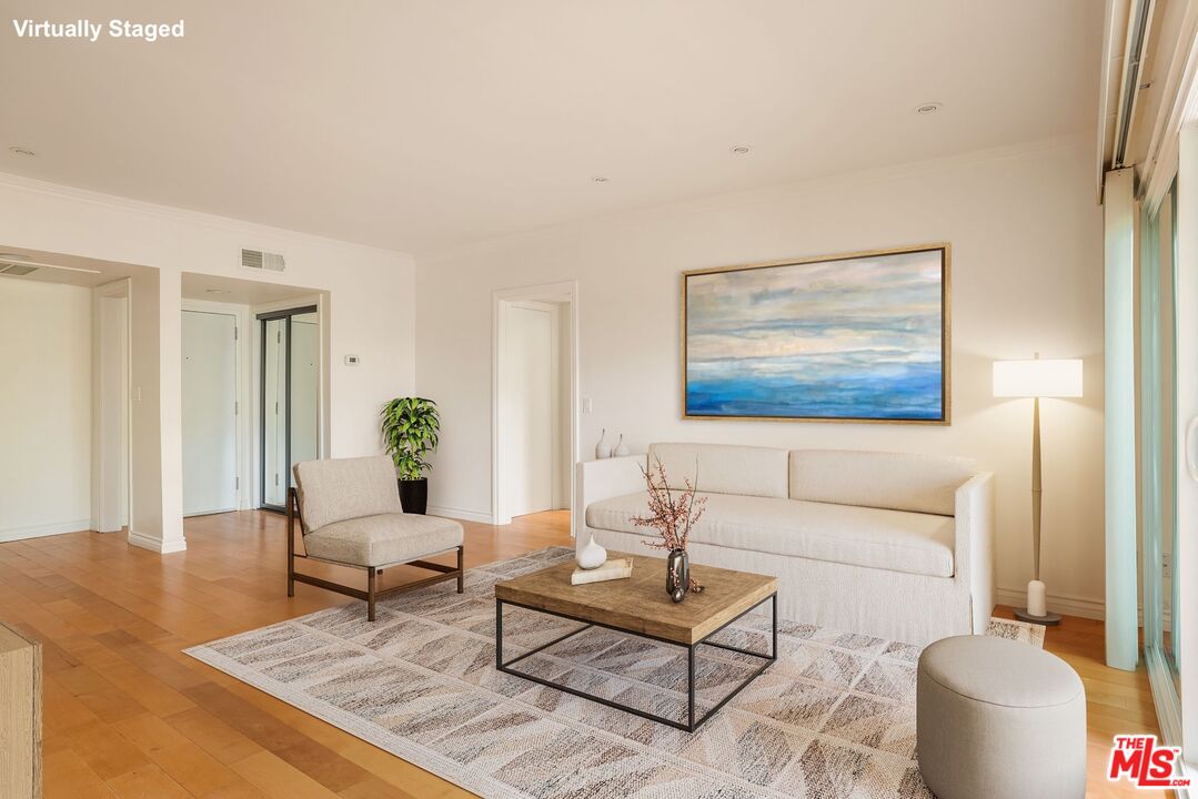 1203 N Sweetzer Ave Unit: 305