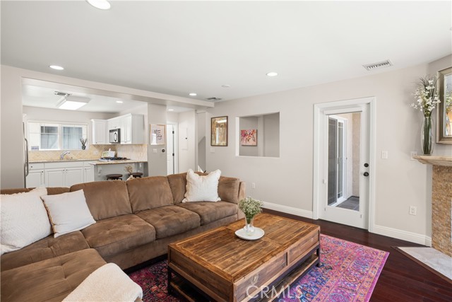10756 Hortense ST Unit: 3
