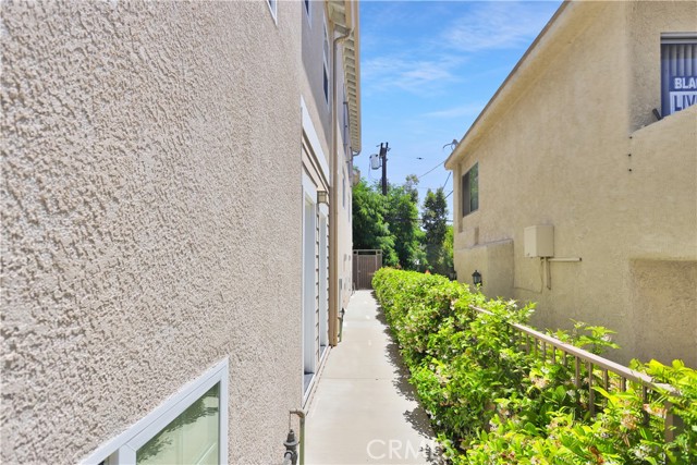 10756 Hortense ST Unit: 3