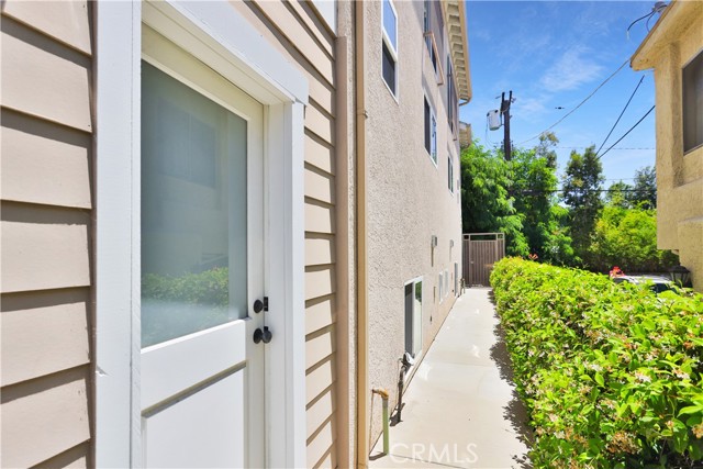 10756 Hortense ST Unit: 3