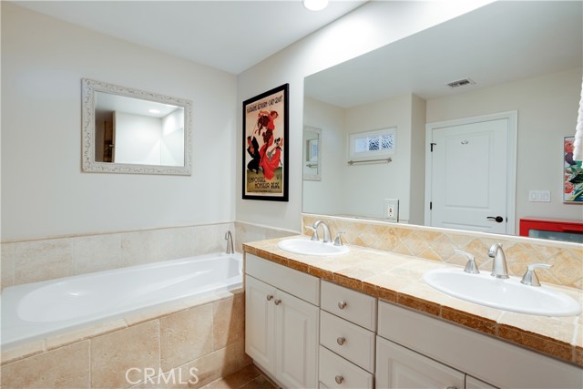 10756 Hortense ST Unit: 3