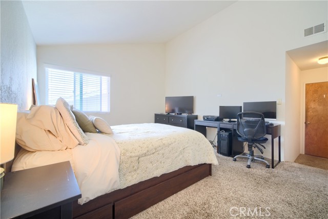 2615 Voorhees AVE Unit: 7
