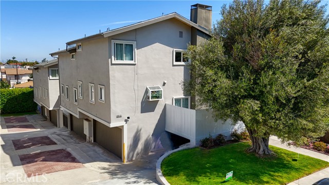 2615 Voorhees AVE Unit: 7