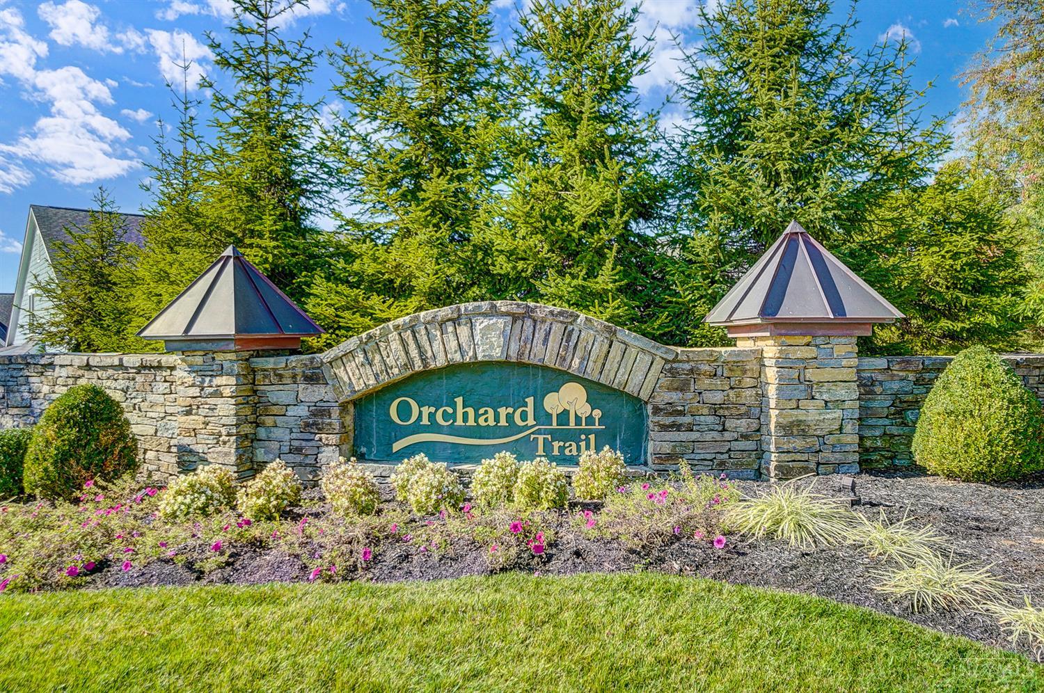 9818 Orchard Trail