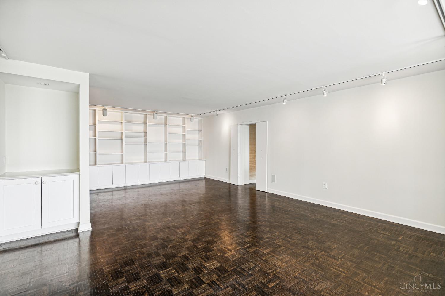 2444 Madison Road 1007