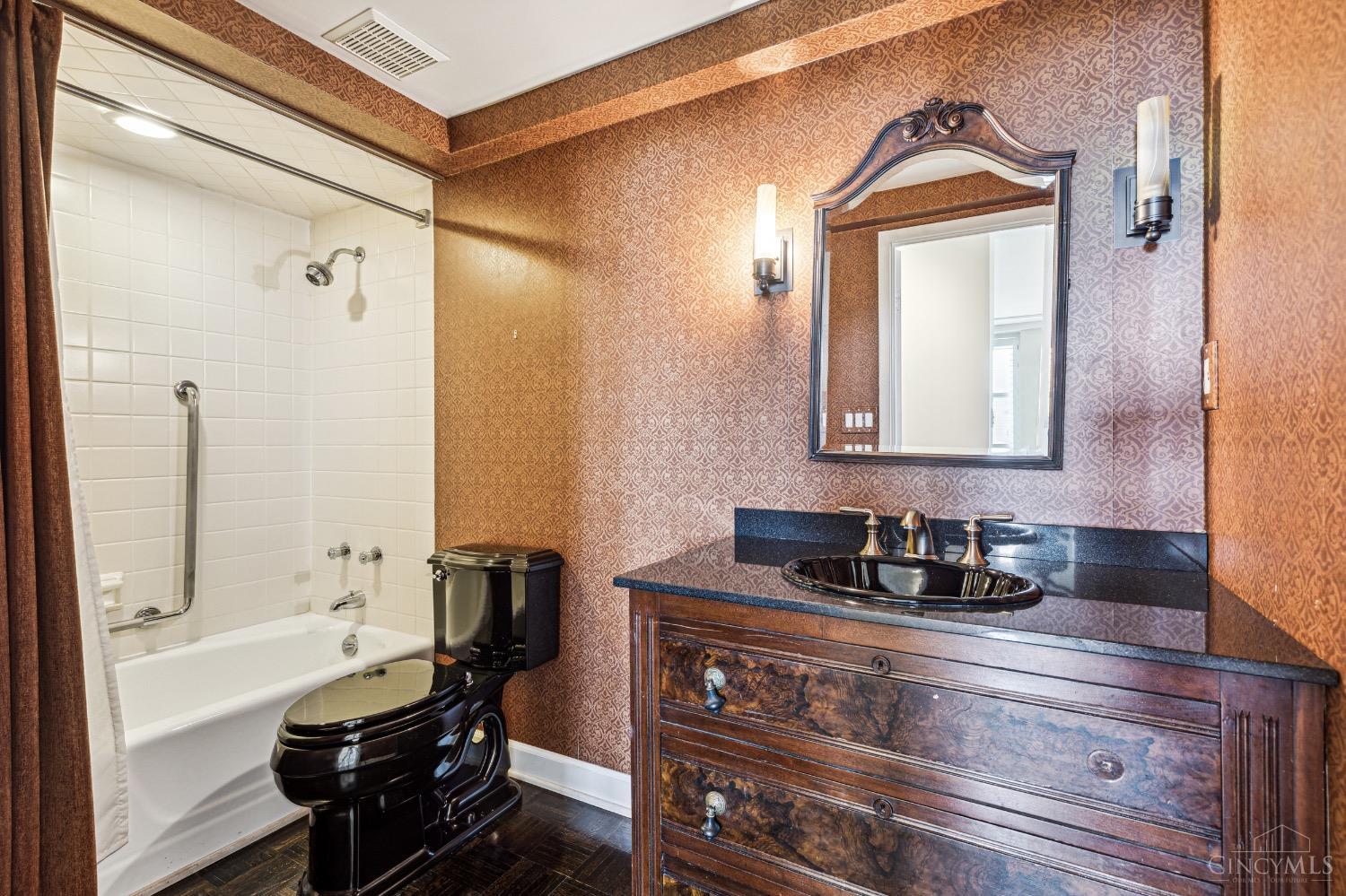 2444 Madison Road 1007