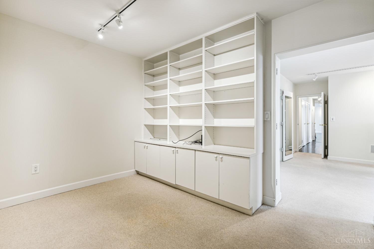 2444 Madison Road 1007