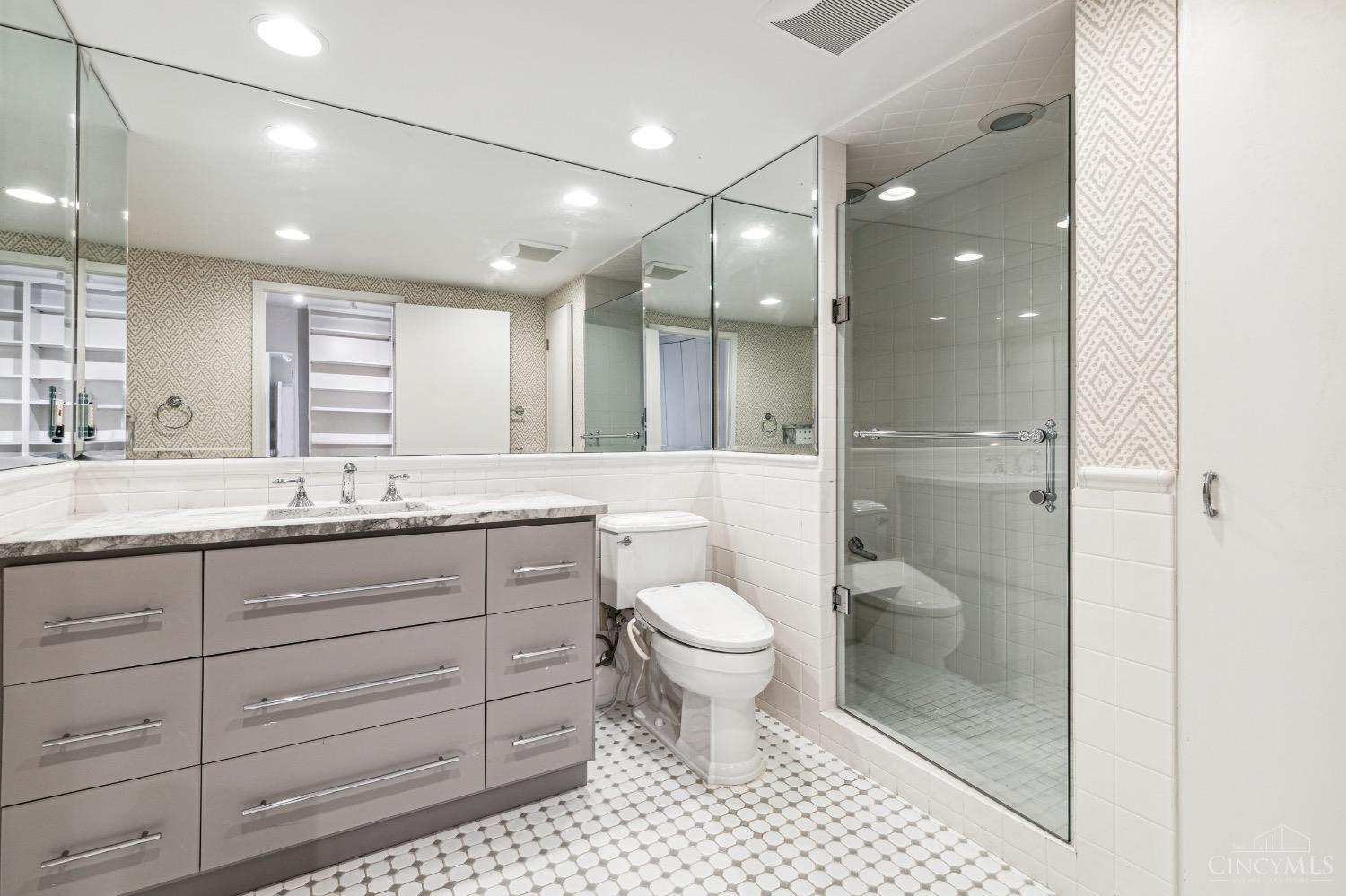 2444 Madison Road 1007