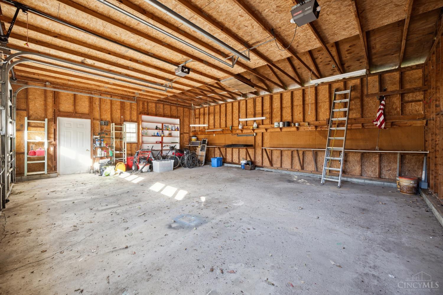 5674 Kenwood Road