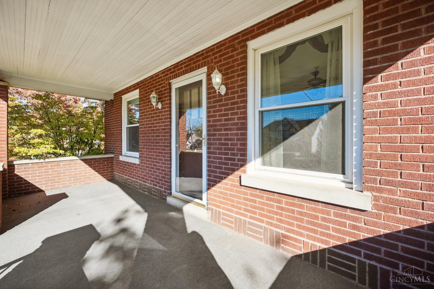 5674 Kenwood Road
