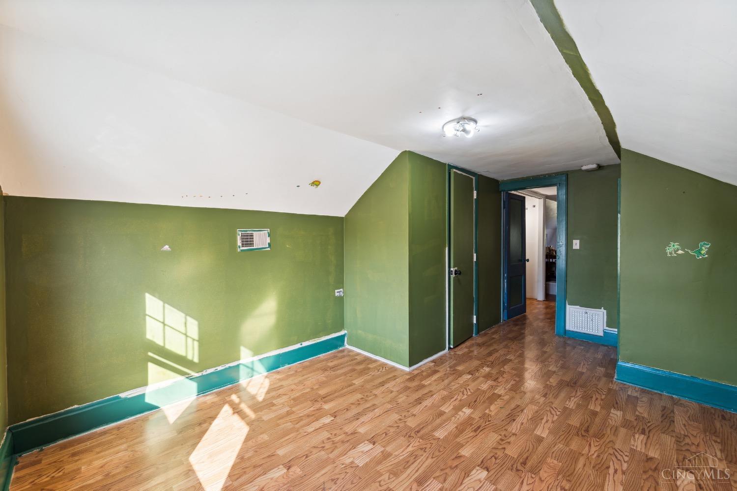 5674 Kenwood Road