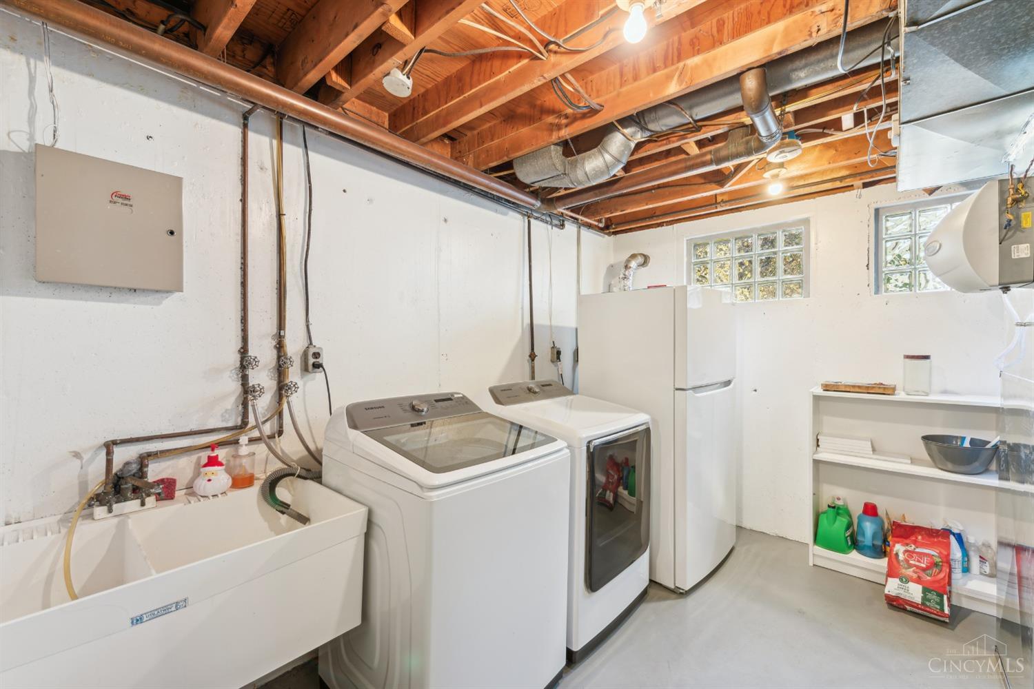 6895 Meadowdale Circle