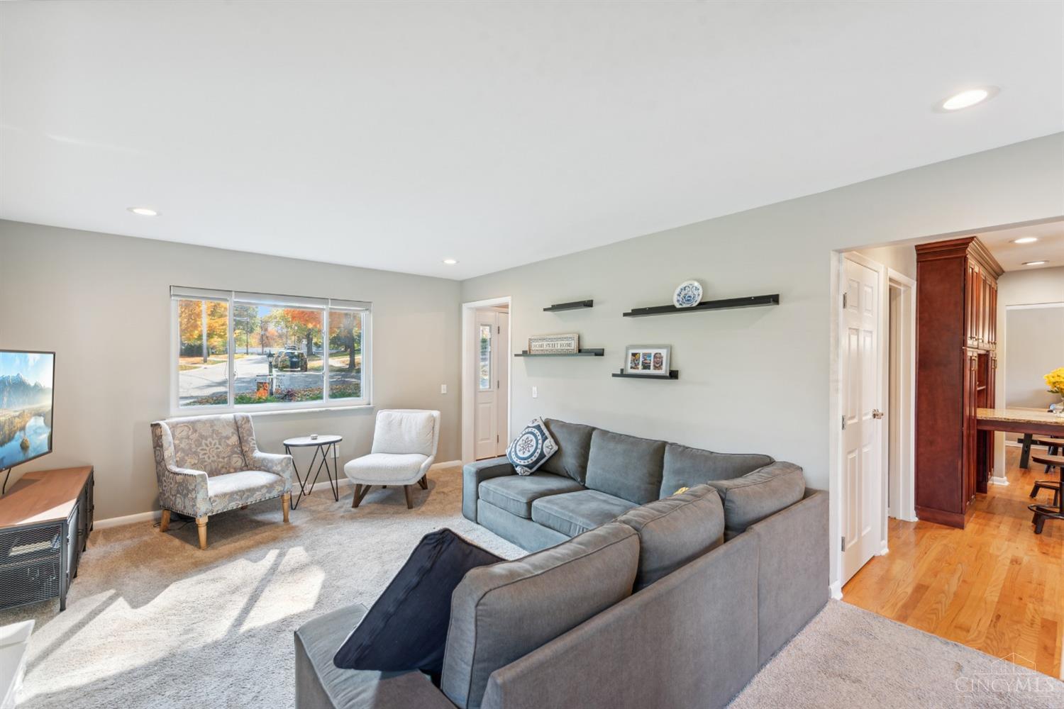 6895 Meadowdale Circle