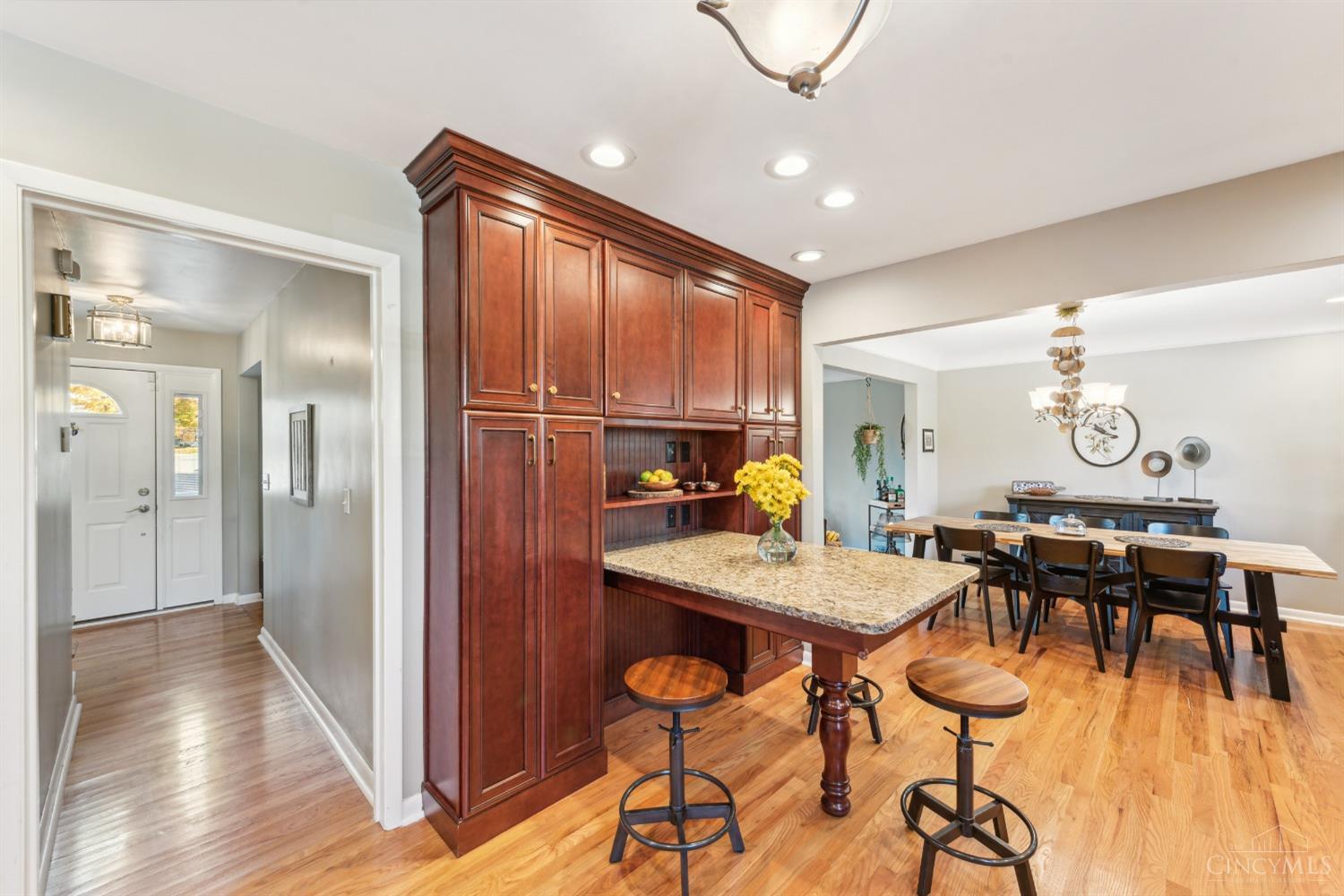 6895 Meadowdale Circle
