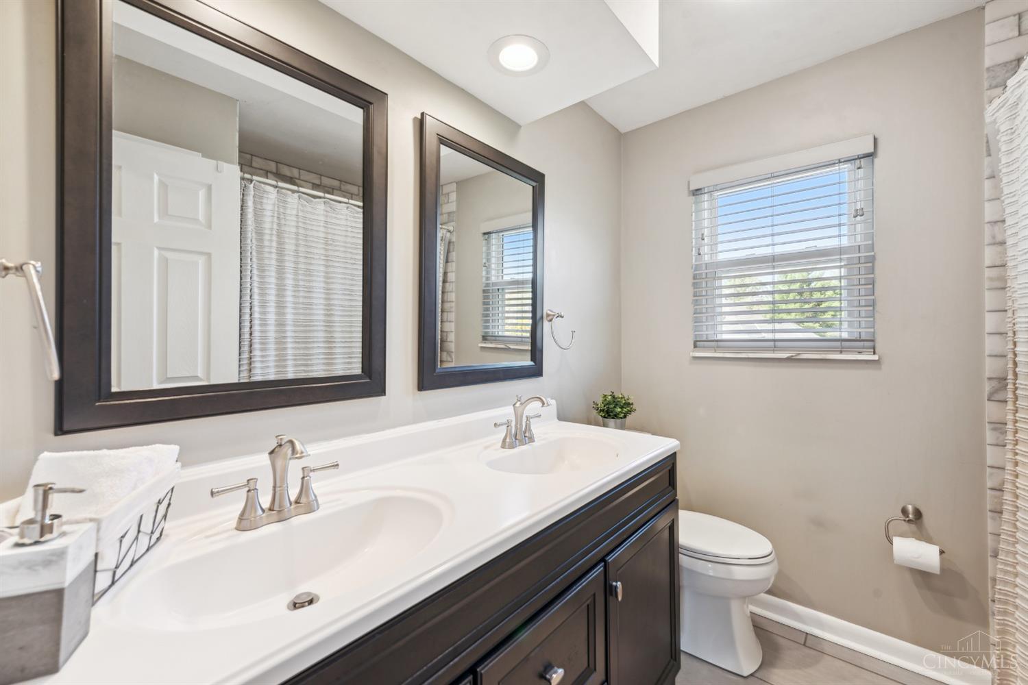 6895 Meadowdale Circle